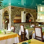 Szálloda Logis Restaurant Les Charmettes