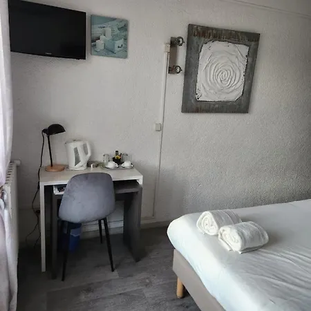Logis Les Charmettes Hotel