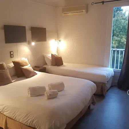 Hotel Logis Les Charmettes 3*