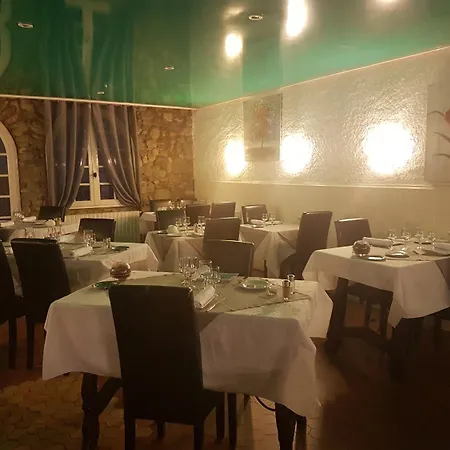 Logis Restaurant Les Charmettes Hotel