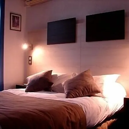 Otel Logis Restaurant Les Charmettes