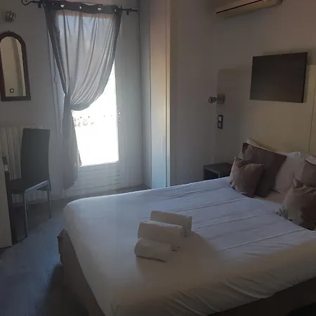 Logis Restaurant Les Charmettes 3* ארגלס-סור-מר