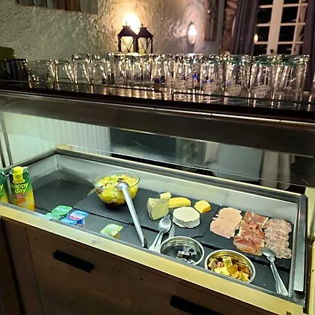 Logis Restaurant Les Charmettes 3* أرجيليه- سور- مير