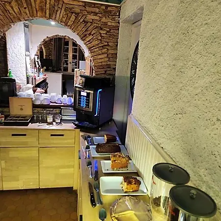 Otel Logis Restaurant Les Charmettes 3*