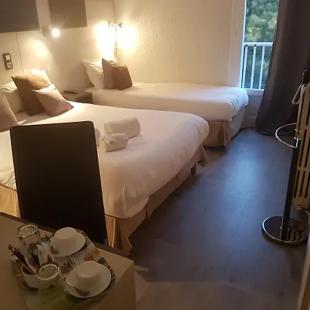 Logis Restaurant Les Charmettes فندق